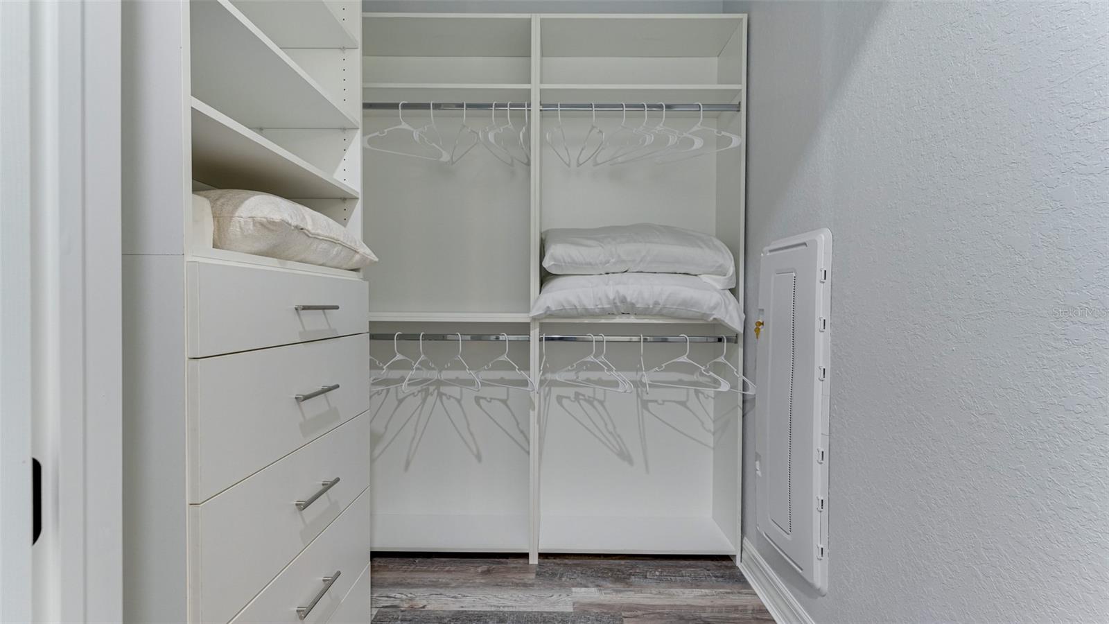 LAKEWOOD NATIONAL - Residential Lease