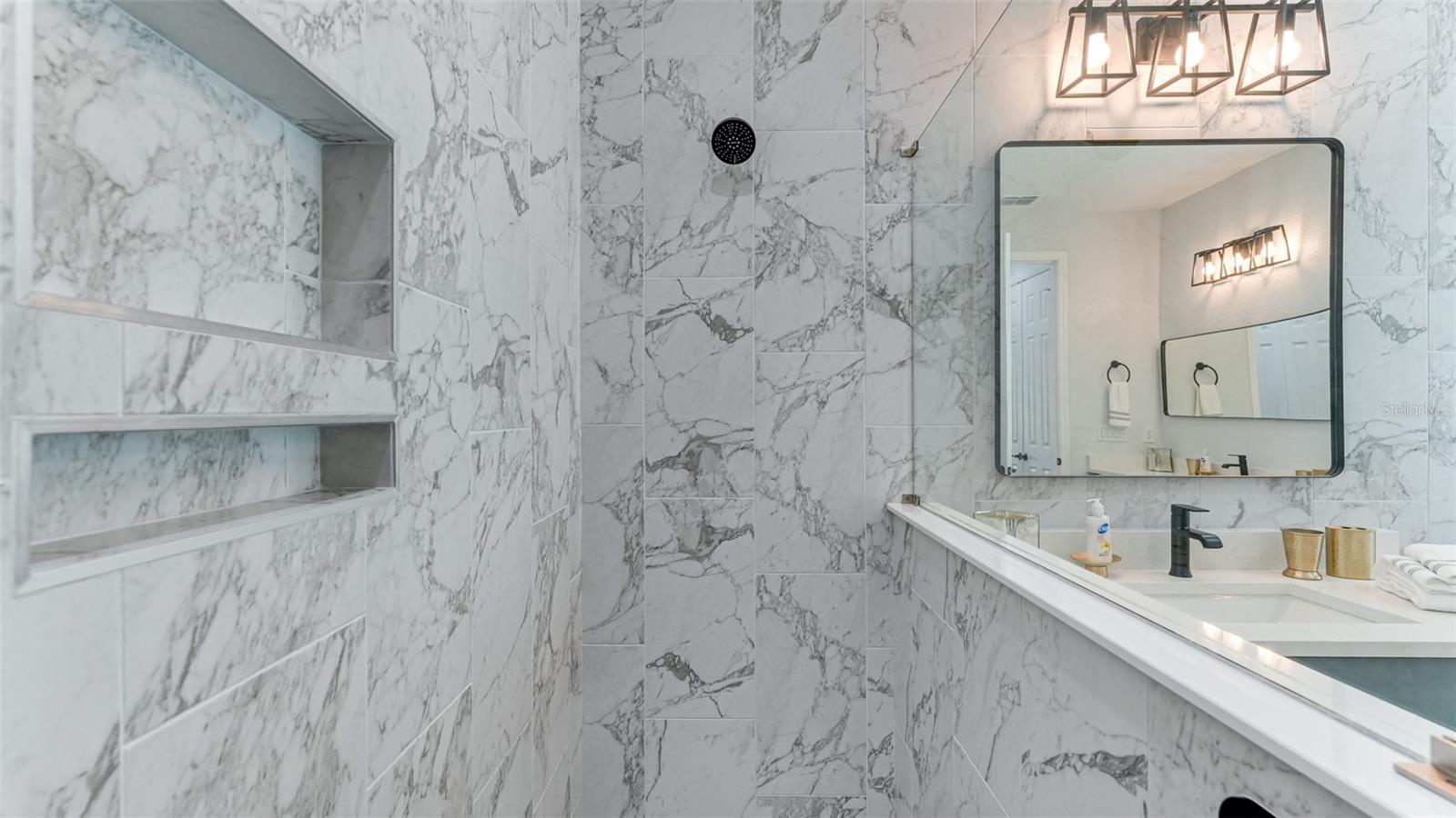 LAKEWOOD NATIONAL - Residential Lease