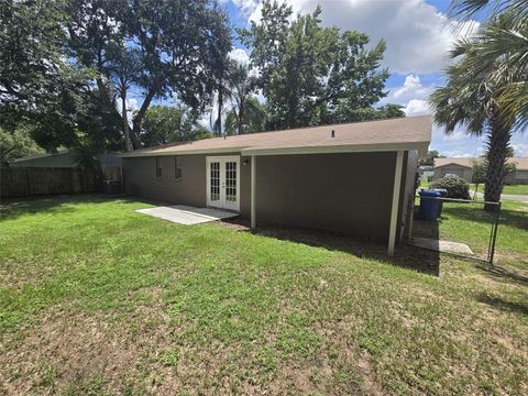 A home in VALRICO