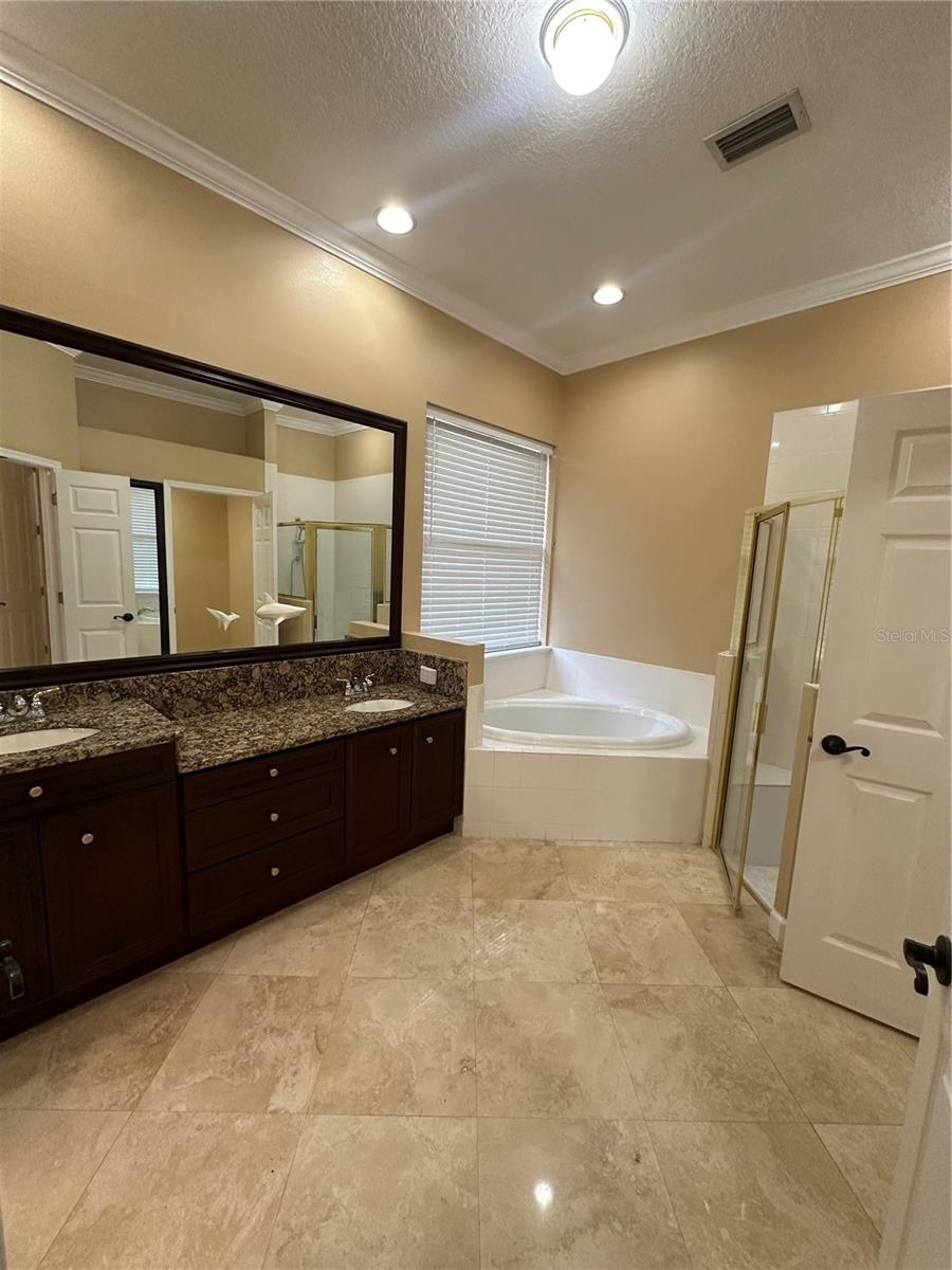 BAYOU CLUB ESTATES TR 5 PH 2 - Residential Lease