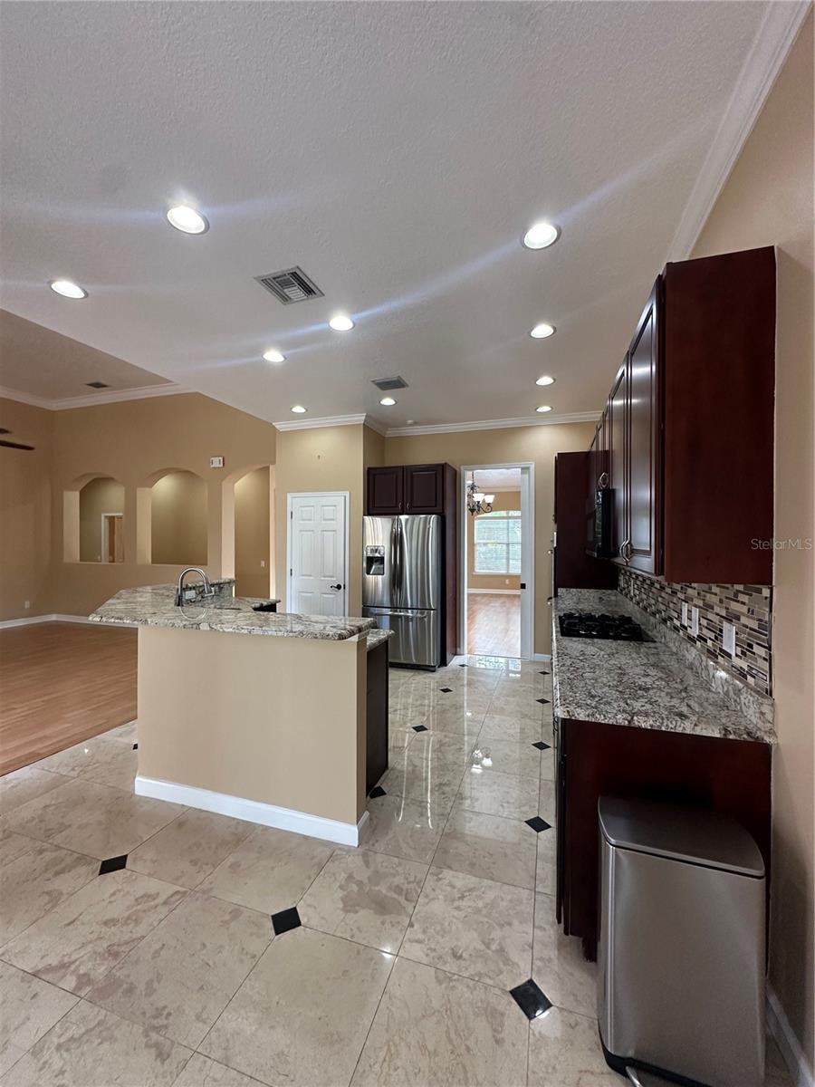 BAYOU CLUB ESTATES TR 5 PH 2 - Residential Lease