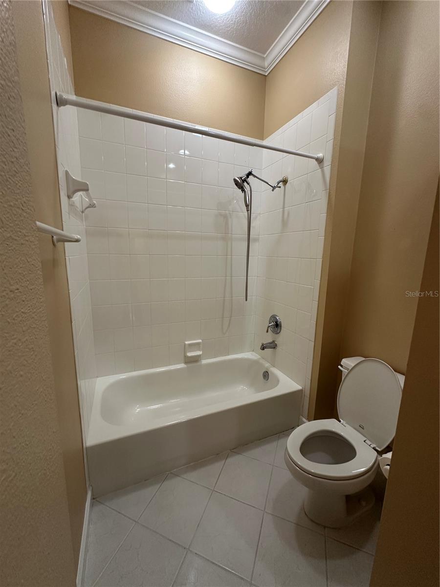 BAYOU CLUB ESTATES TR 5 PH 2 - Residential Lease