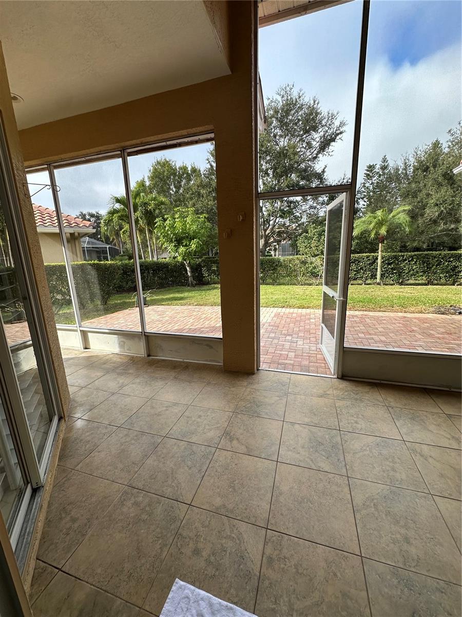 BAYOU CLUB ESTATES TR 5 PH 2 - Residential Lease