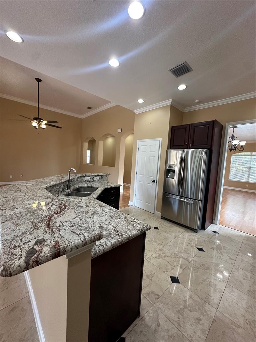 BAYOU CLUB ESTATES TR 5 PH 2 - Residential Lease