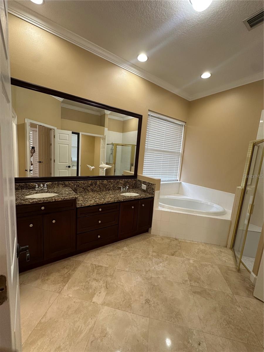 BAYOU CLUB ESTATES TR 5 PH 2 - Residential Lease