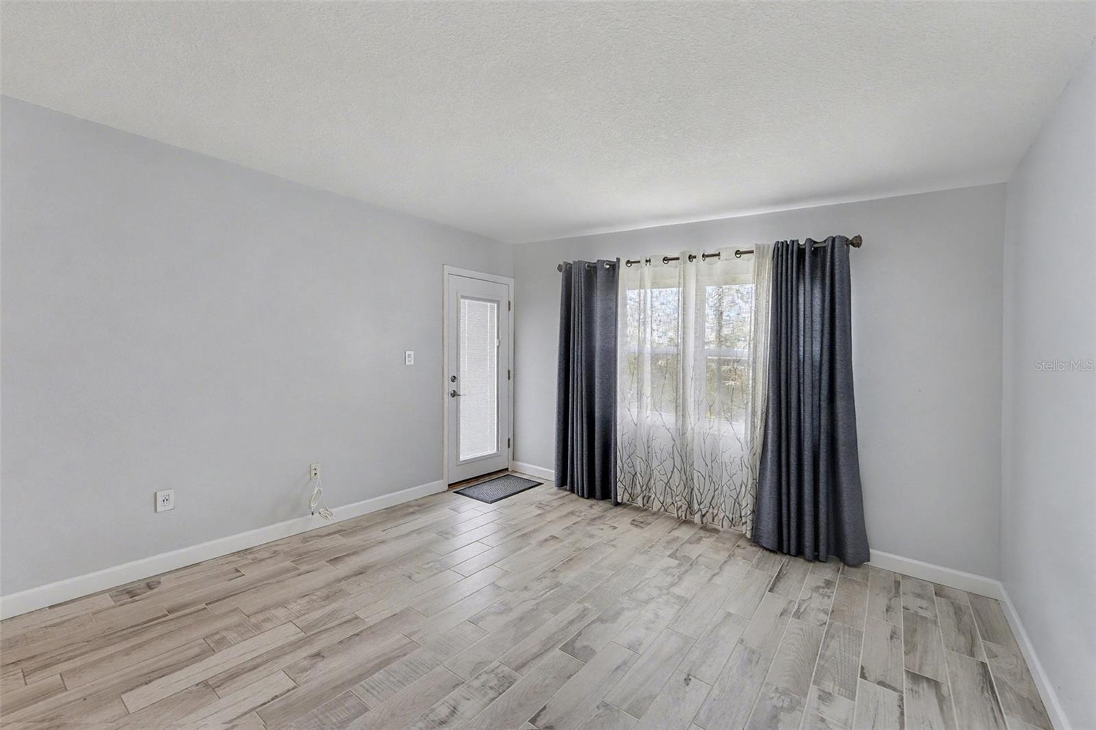 TIDES OF CAPRI EAST CONDO - Residential