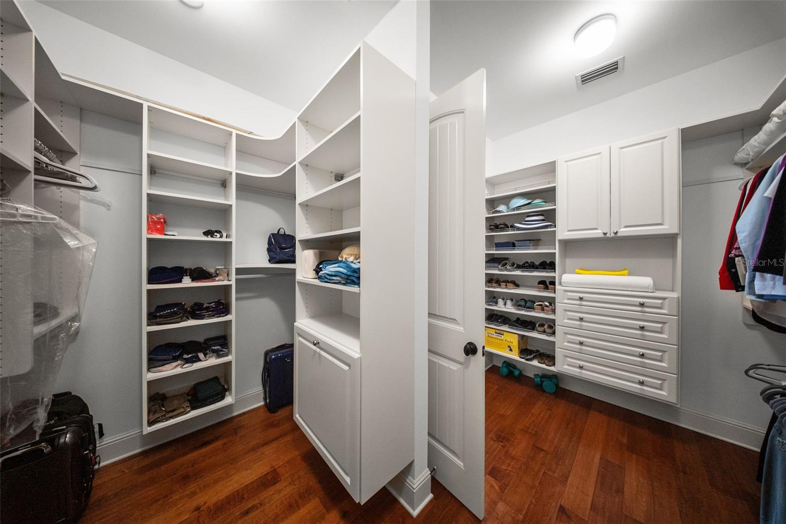 DAVIS ISLANDS PB10 PG52 TO 57 - Residential