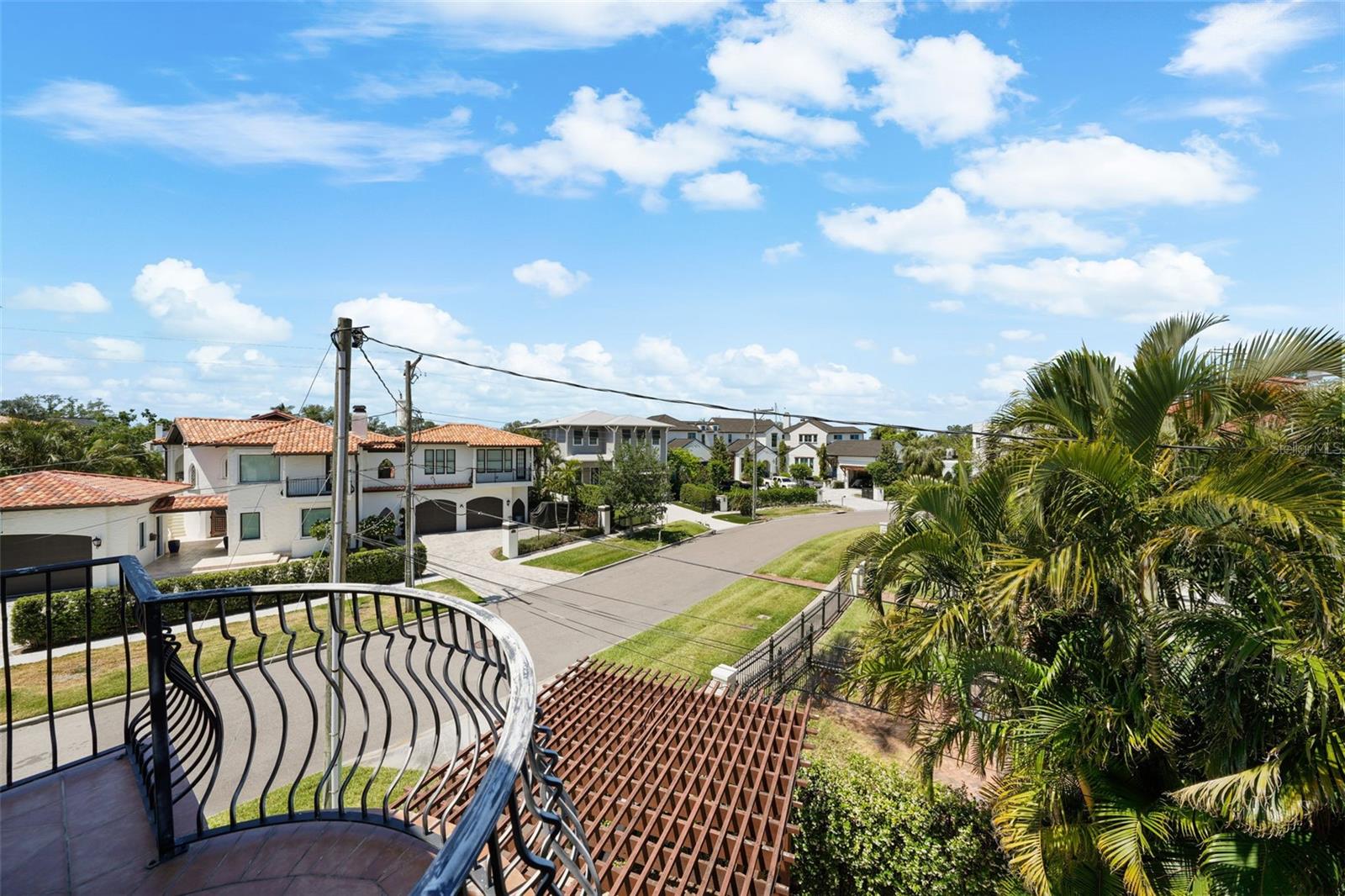 DAVIS ISLANDS PB10 PG52 TO 57 - Residential