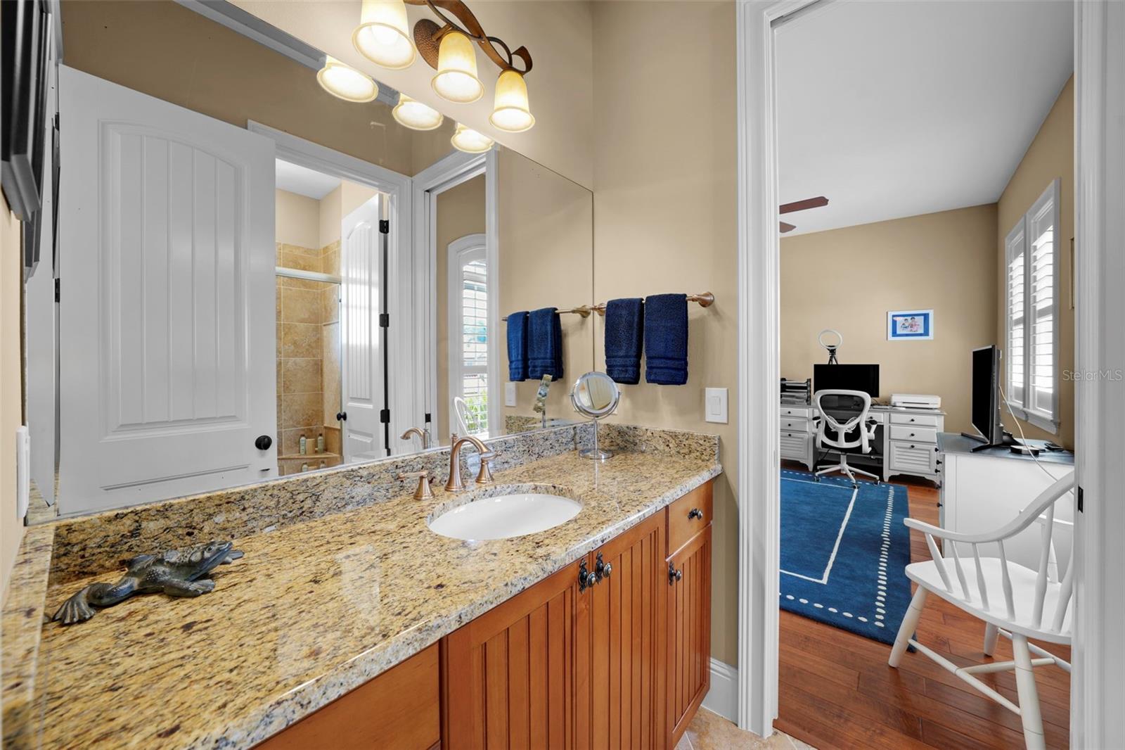 DAVIS ISLANDS PB10 PG52 TO 57 - Residential