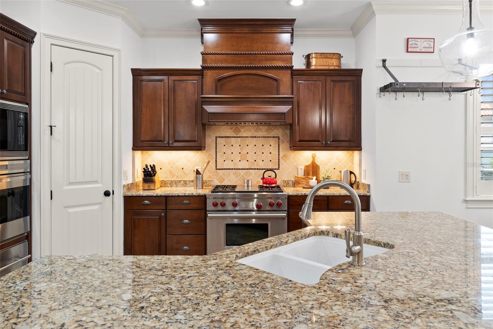 DAVIS ISLANDS PB10 PG52 TO 57 - Residential