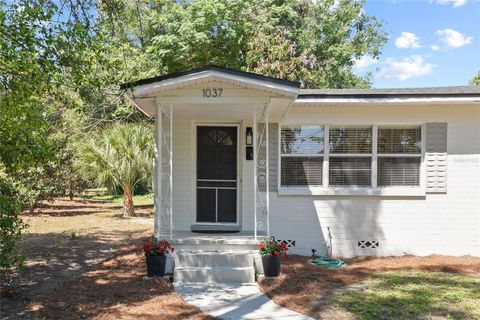 A home in WINTER PARK