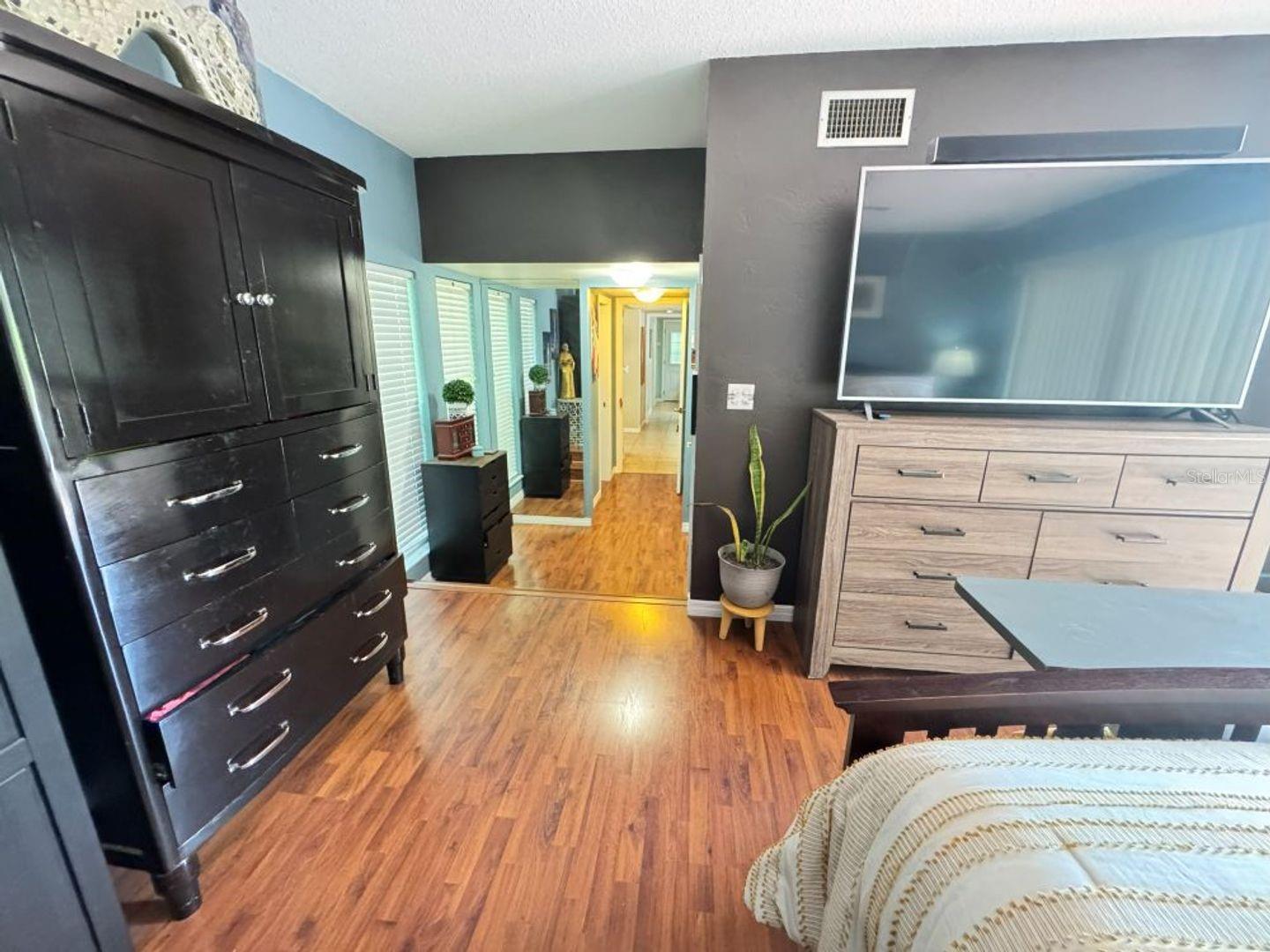 BUCKINGHAM EAST #1 - Residential Lease