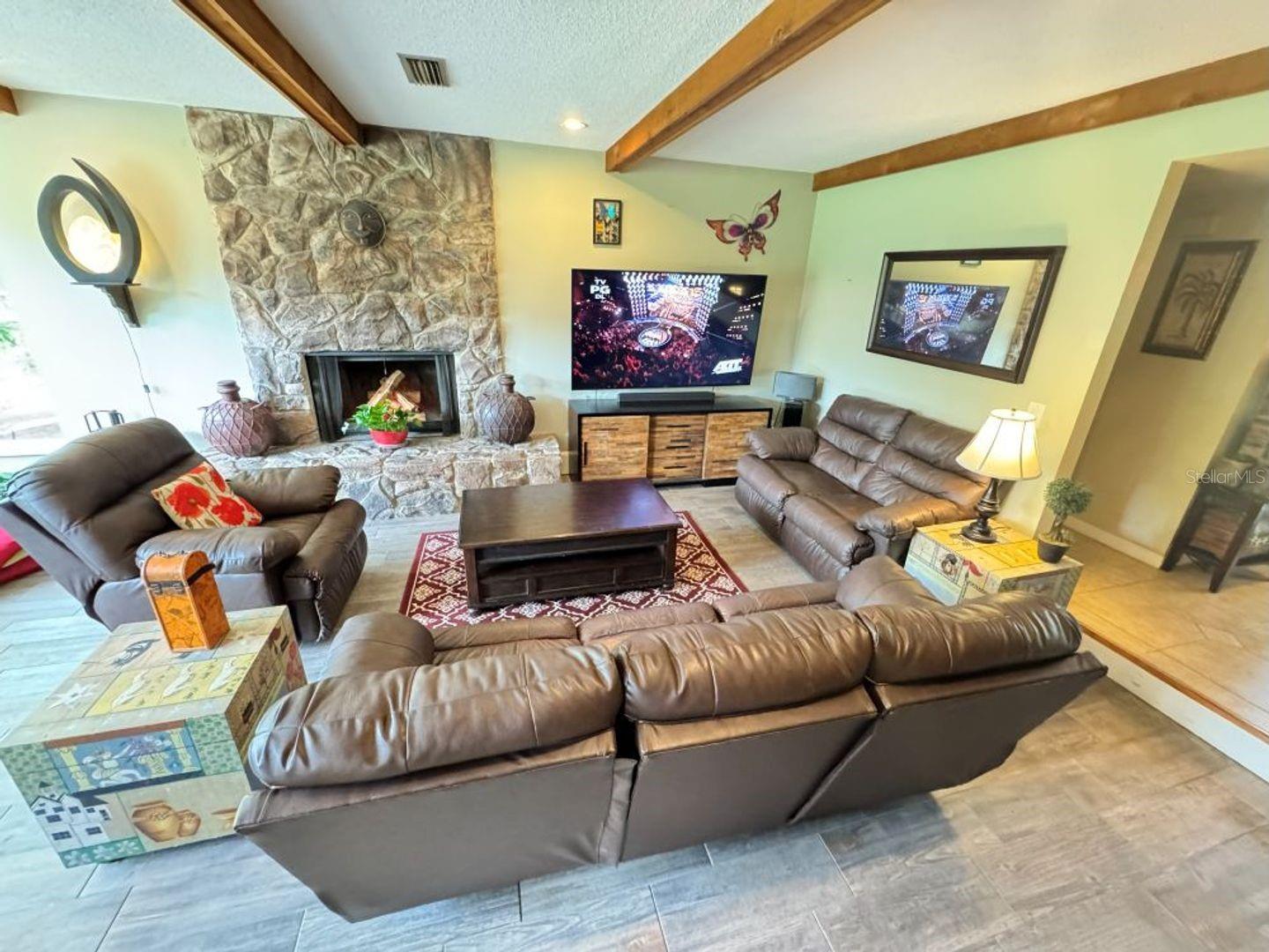 BUCKINGHAM EAST #1 - Residential Lease