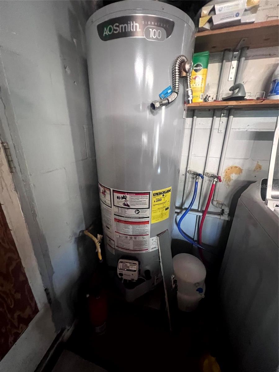 WOODMONT PARK - Residential