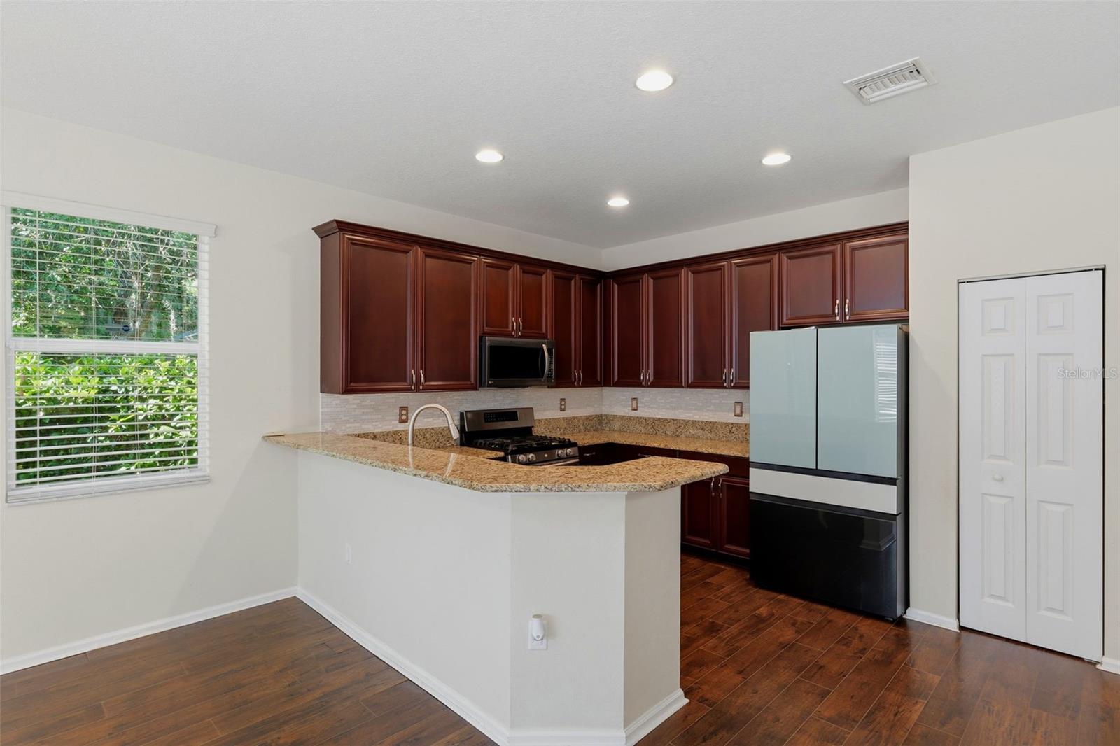 LAKESHORE RANCH PH I - Residential