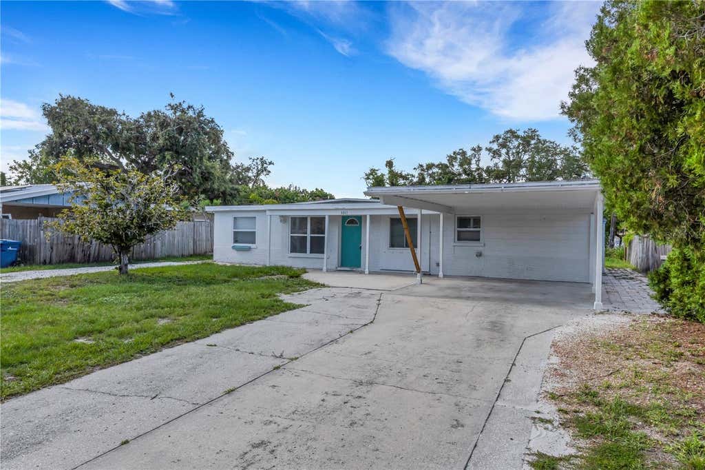Photo of 4861 Bell Meade Drive, Sarasota, FL 34232 (MLS # A4698124)