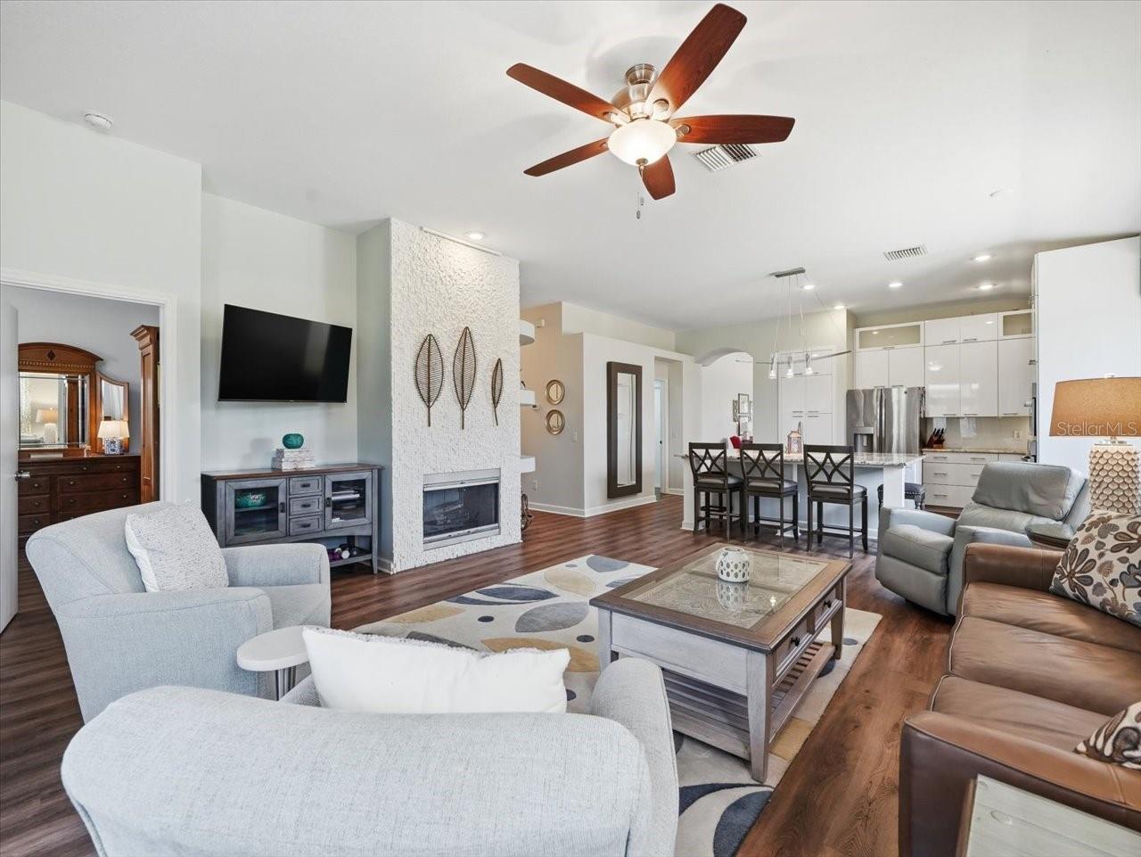 VILLAROSA PH F - Residential