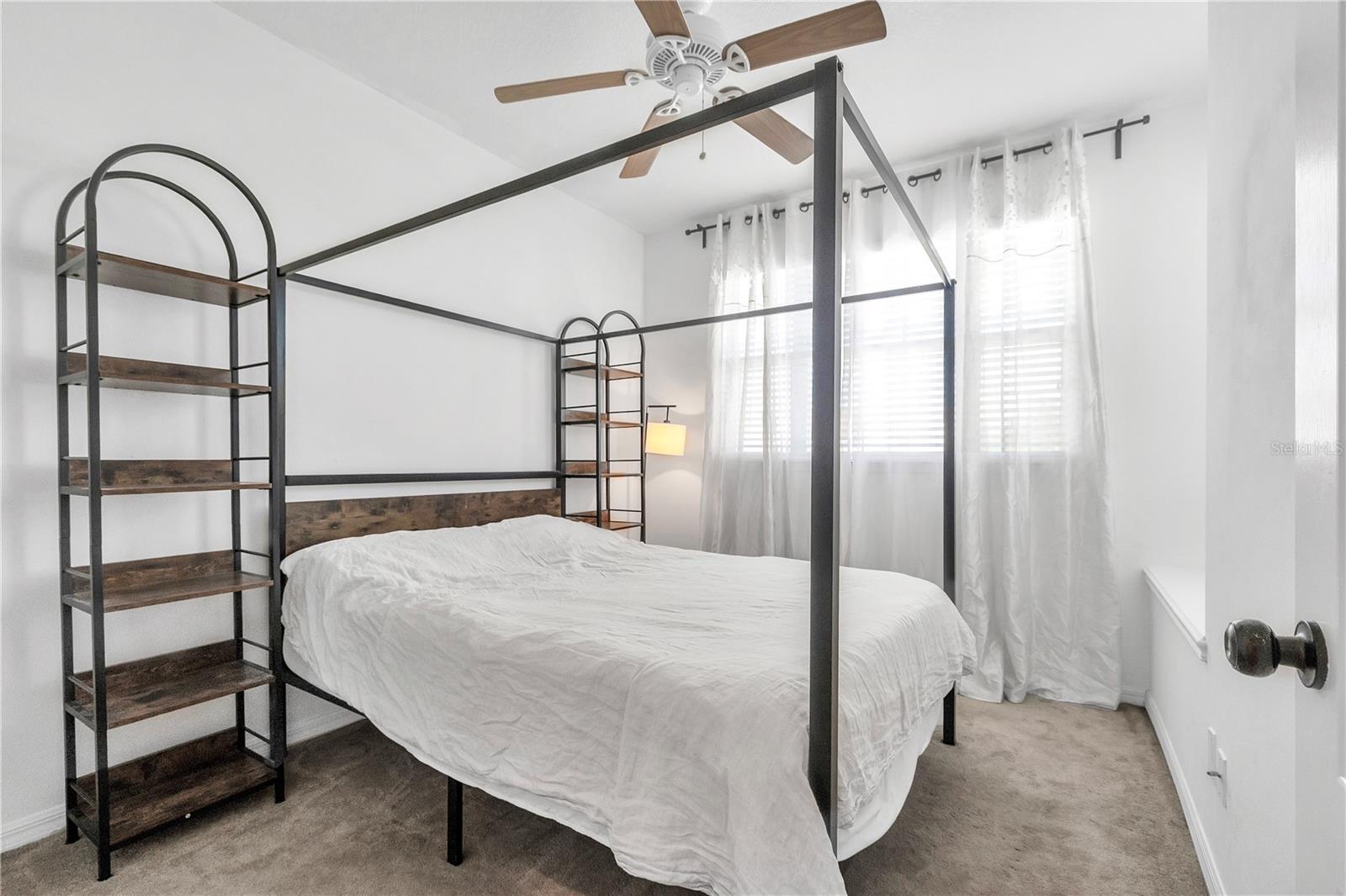 TOWNS AT LAKESIDE - Residential