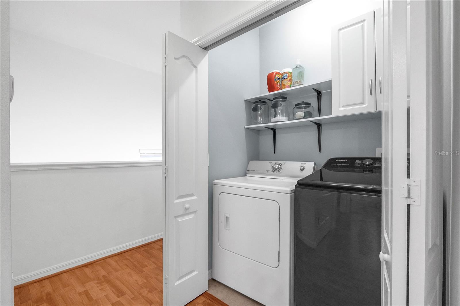 TOWNS AT LAKESIDE - Residential