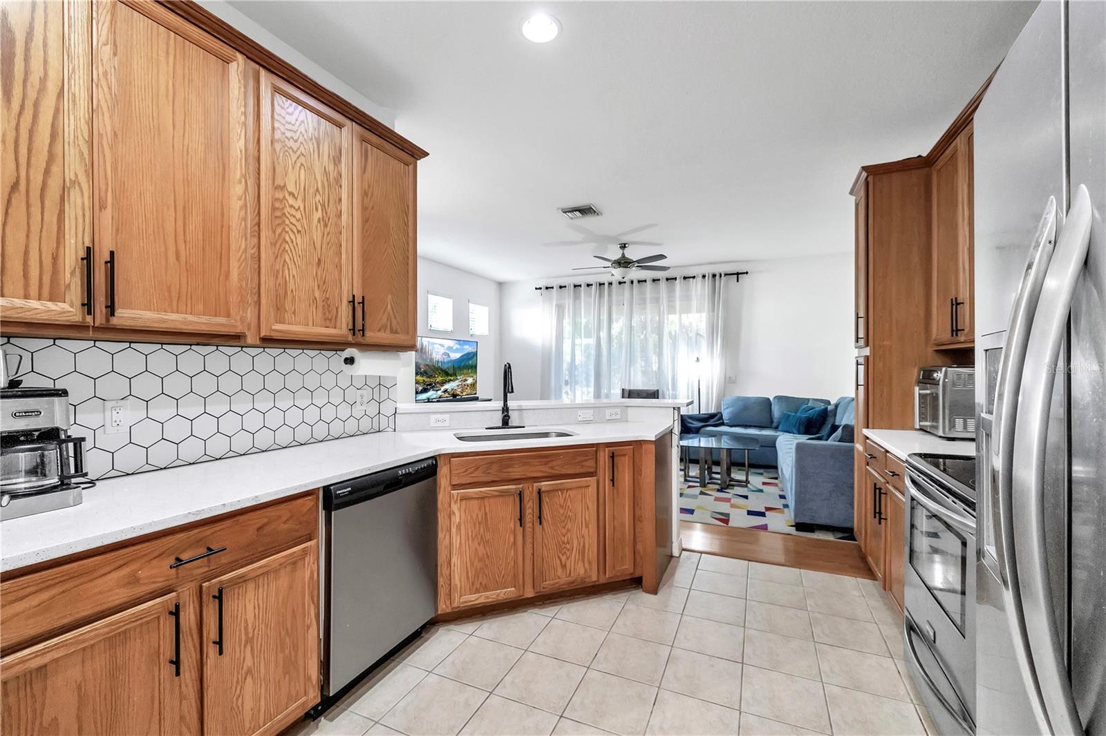 TOWNS AT LAKESIDE - Residential