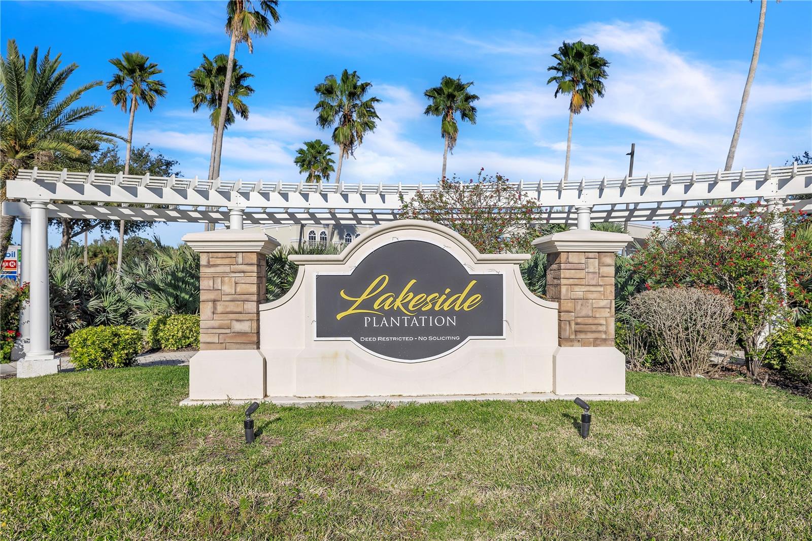 TOWNS AT LAKESIDE - Residential