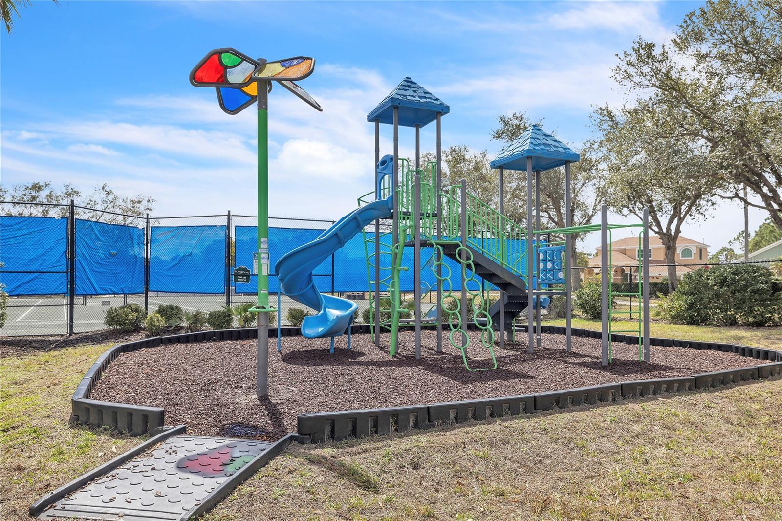 TOWNS AT LAKESIDE - Residential