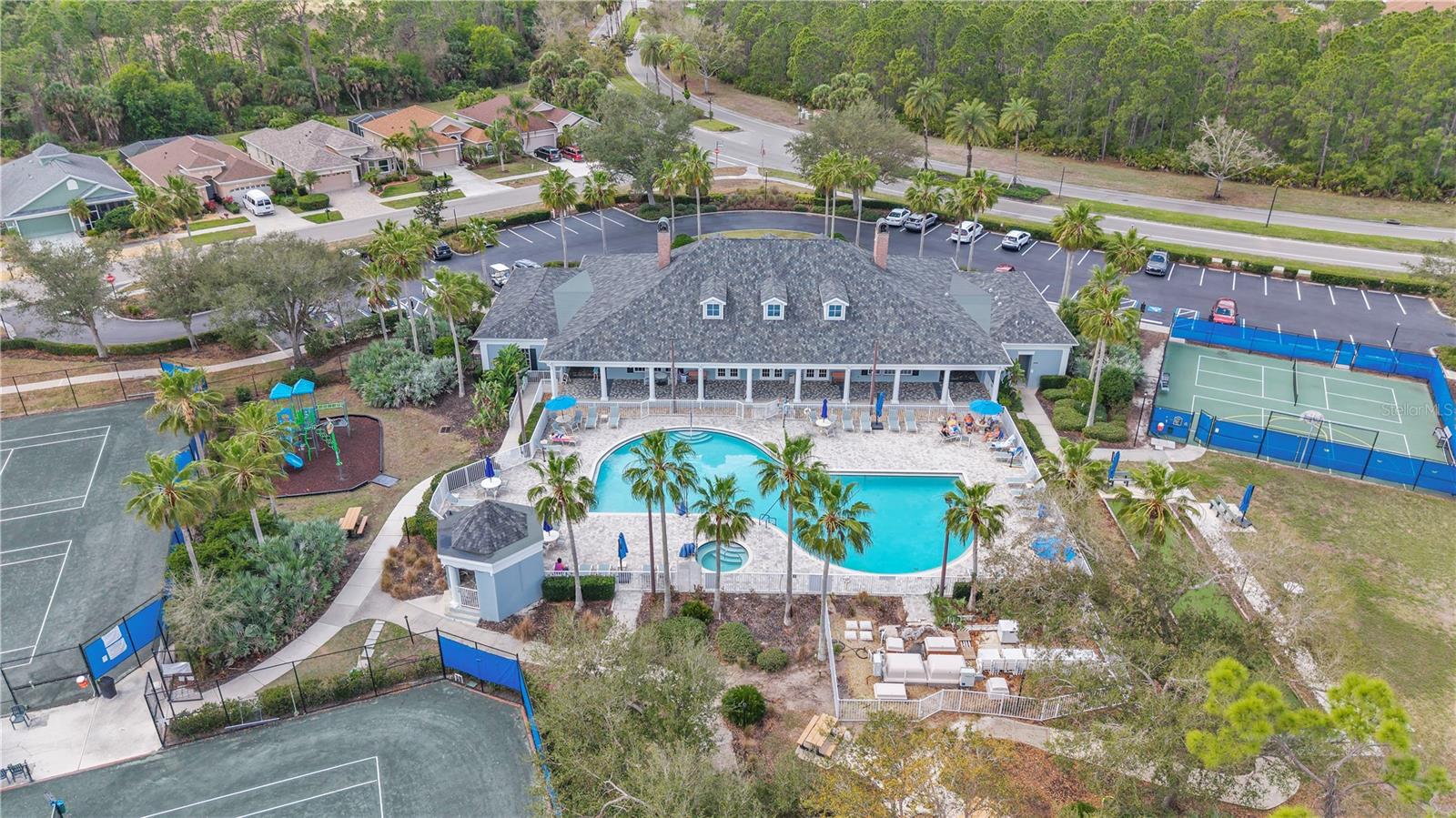 TOWNS AT LAKESIDE - Residential