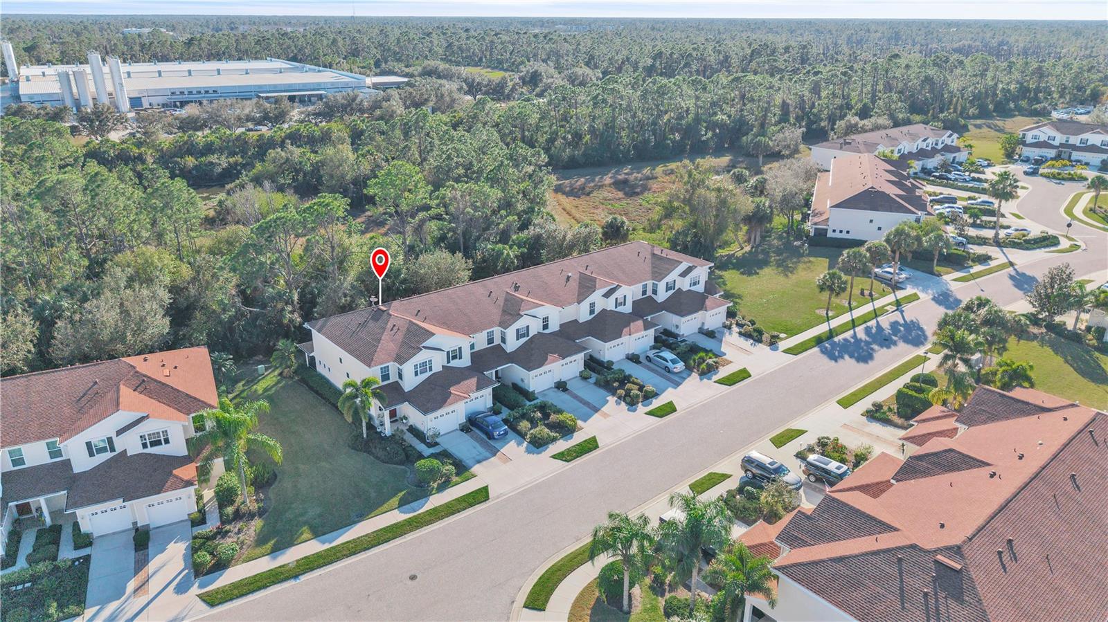 TOWNS AT LAKESIDE - Residential