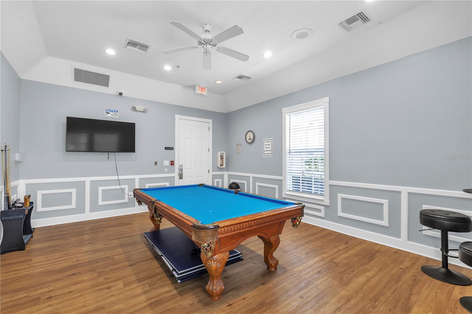 TOWNS AT LAKESIDE - Residential