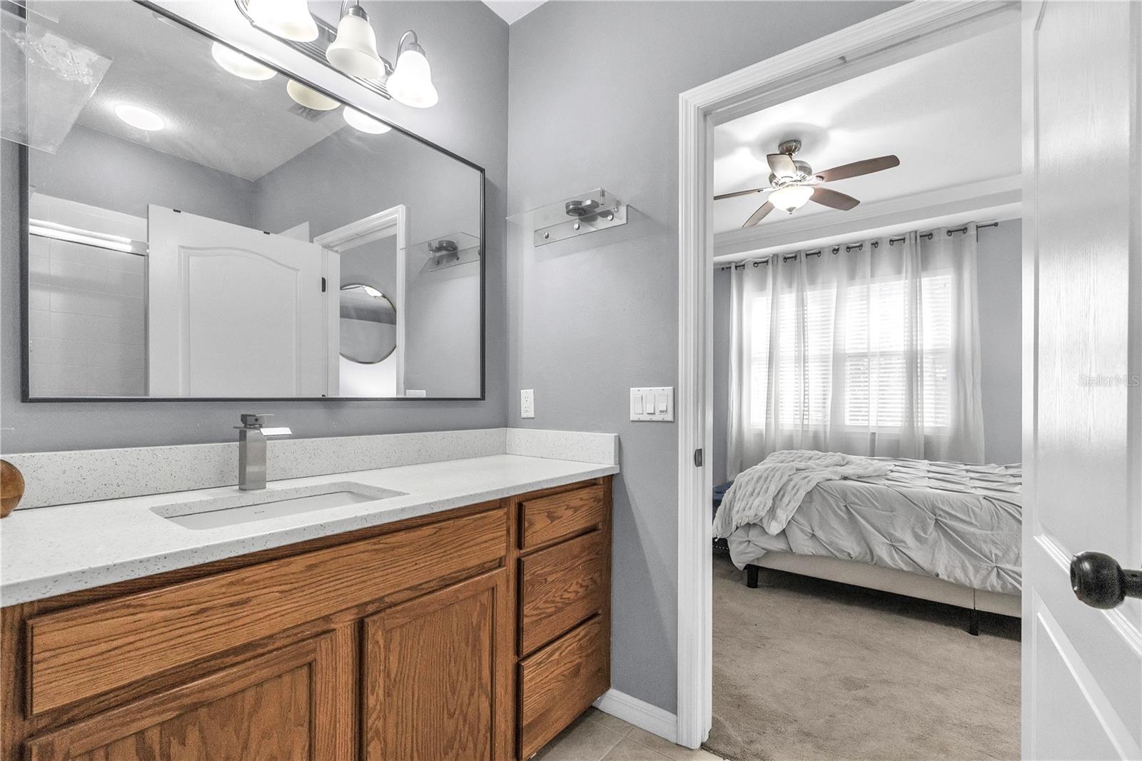 TOWNS AT LAKESIDE - Residential