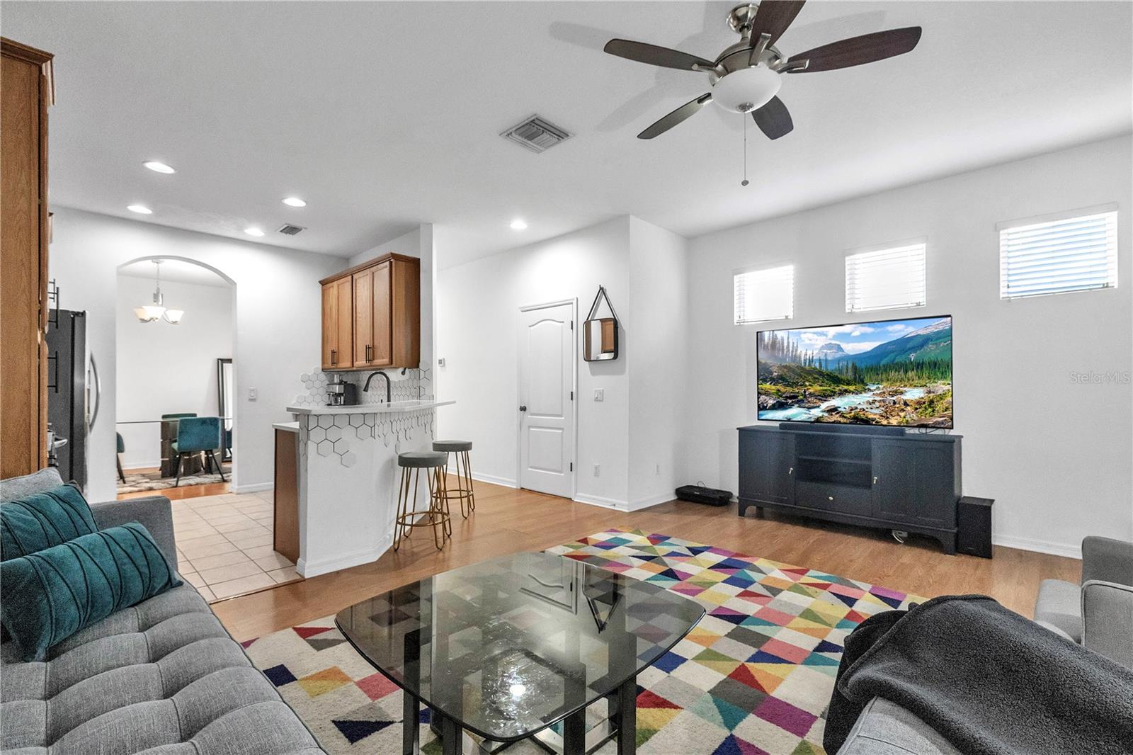 TOWNS AT LAKESIDE - Residential