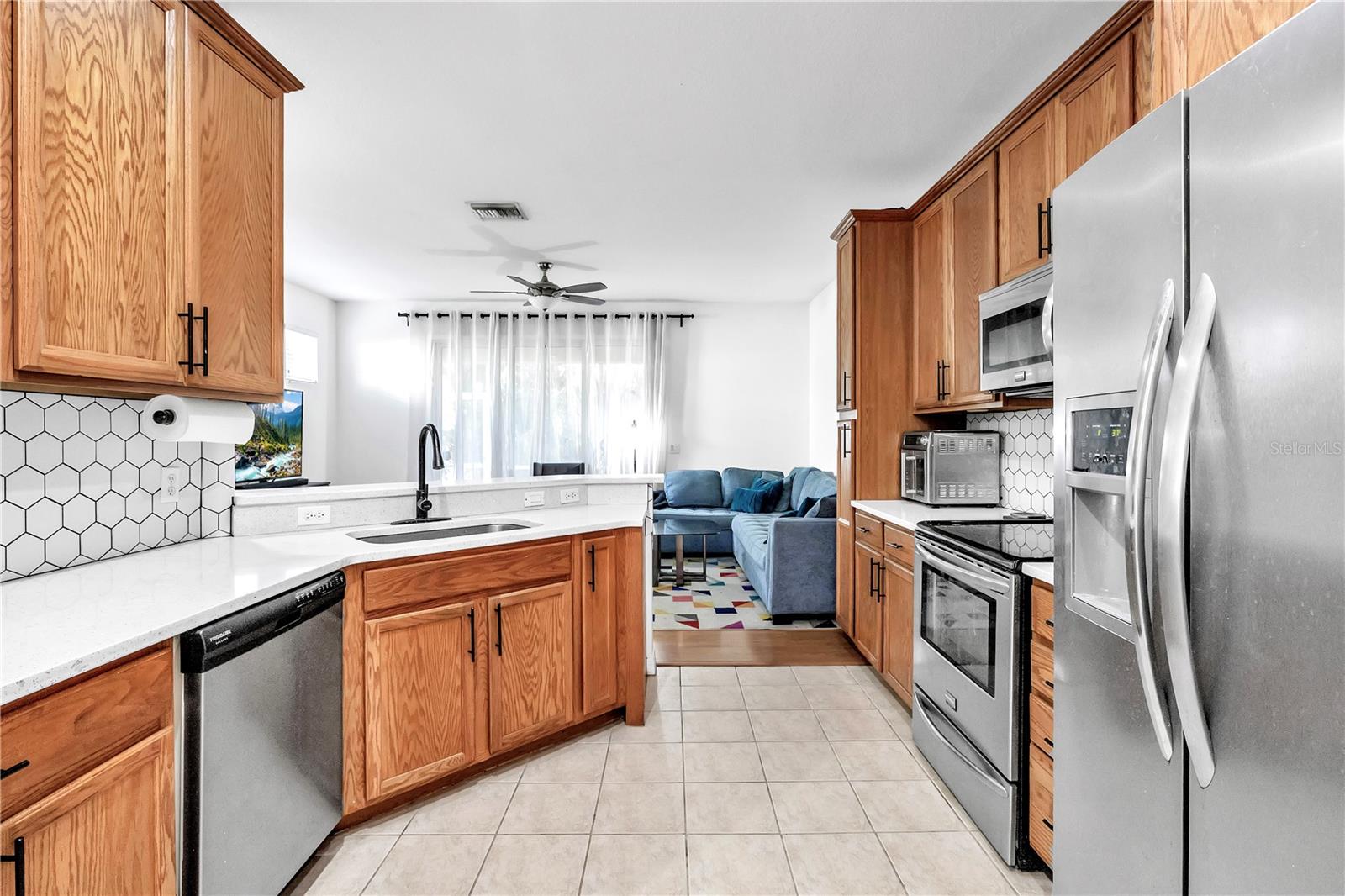 TOWNS AT LAKESIDE - Residential