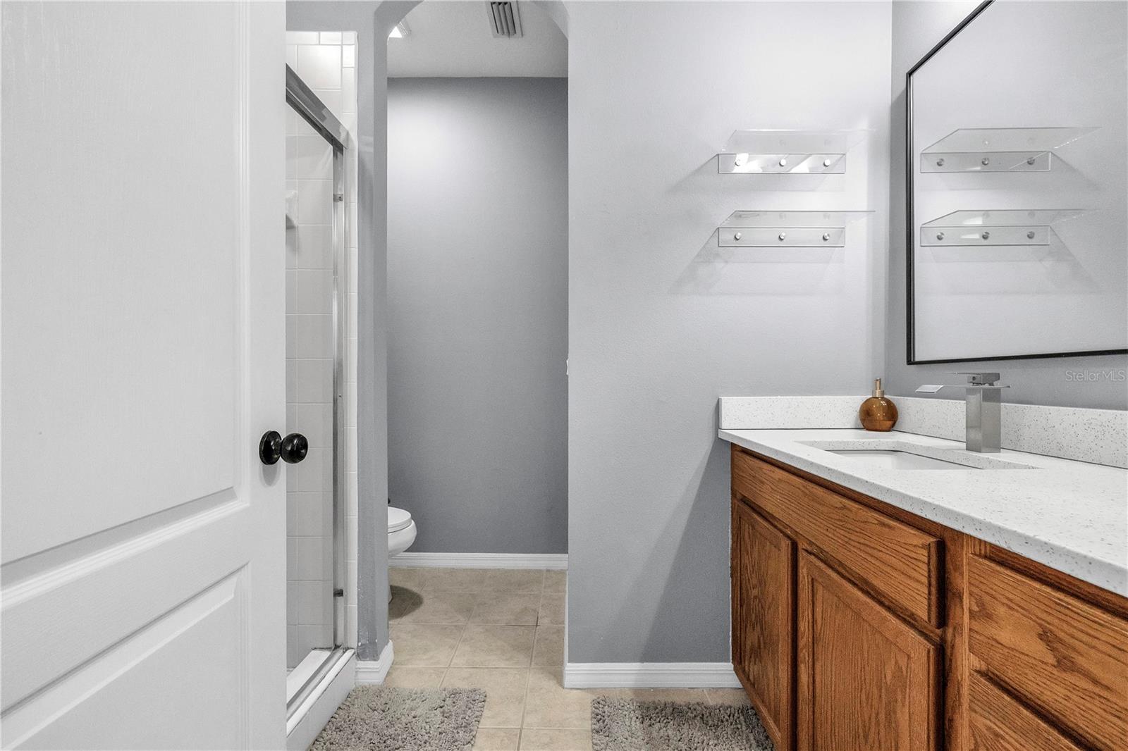 TOWNS AT LAKESIDE - Residential