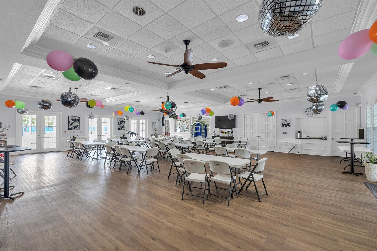 TOWNS AT LAKESIDE - Residential