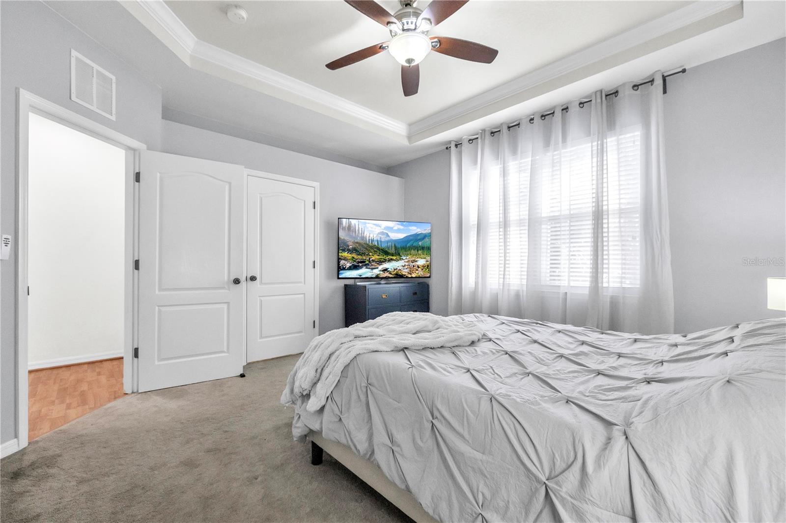 TOWNS AT LAKESIDE - Residential