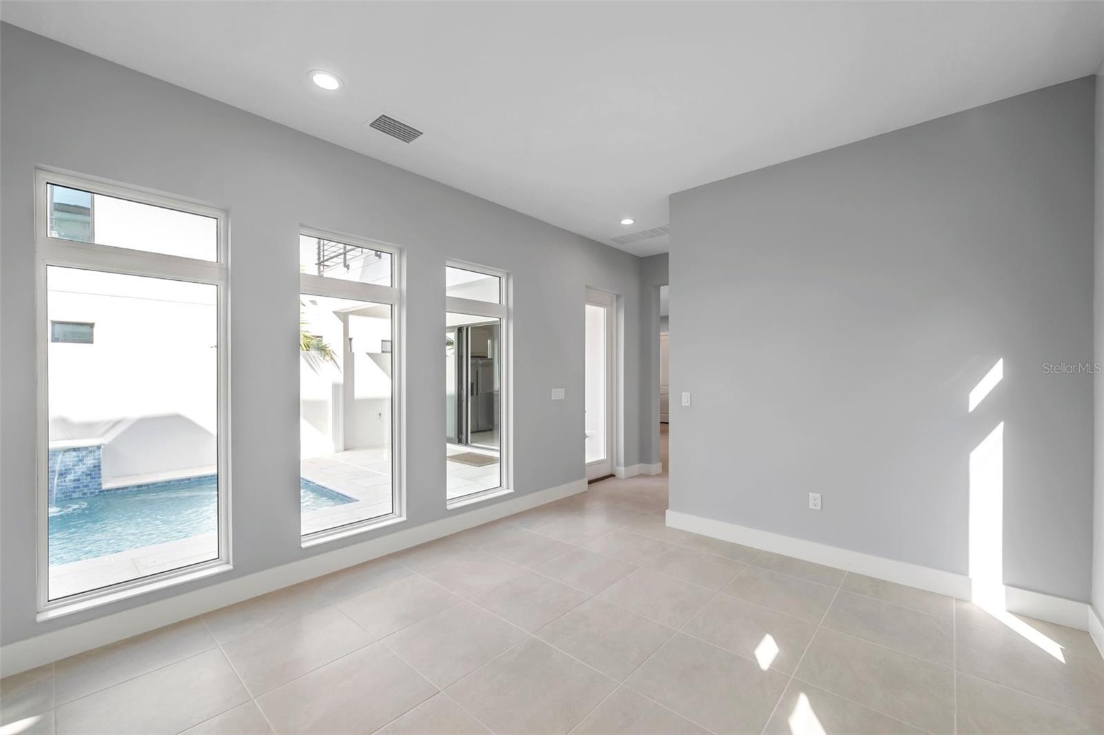 AQUA LAGOON - Residential Lease