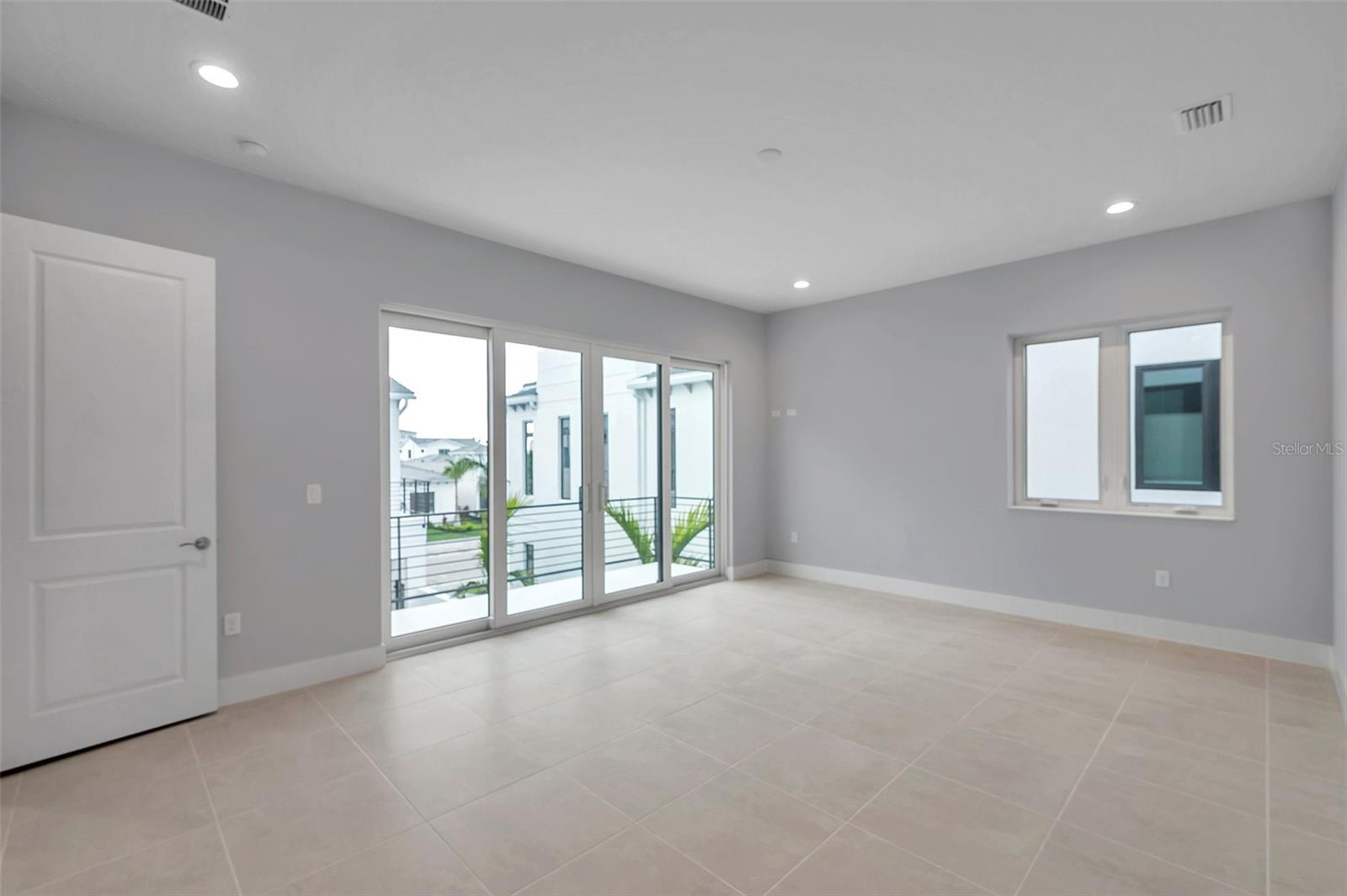 AQUA LAGOON - Residential Lease