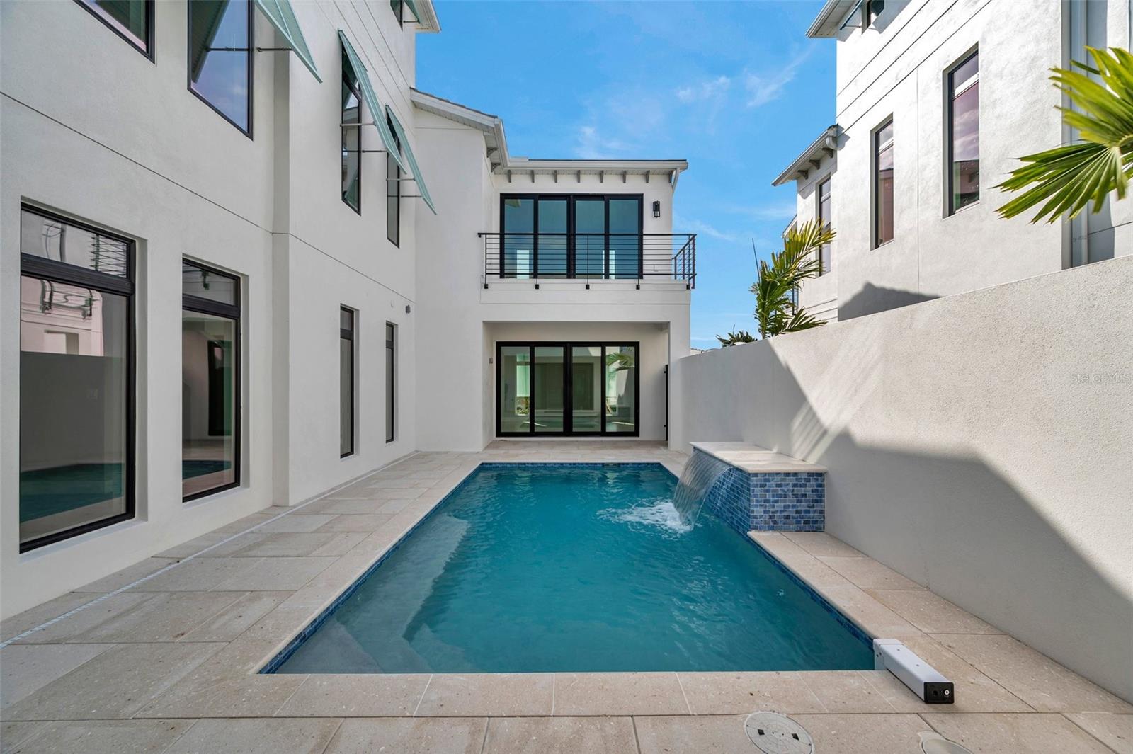 AQUA LAGOON - Residential Lease