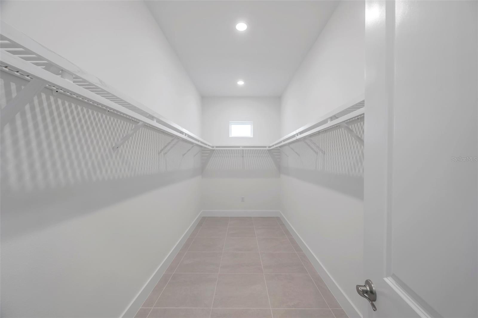 AQUA LAGOON - Residential Lease