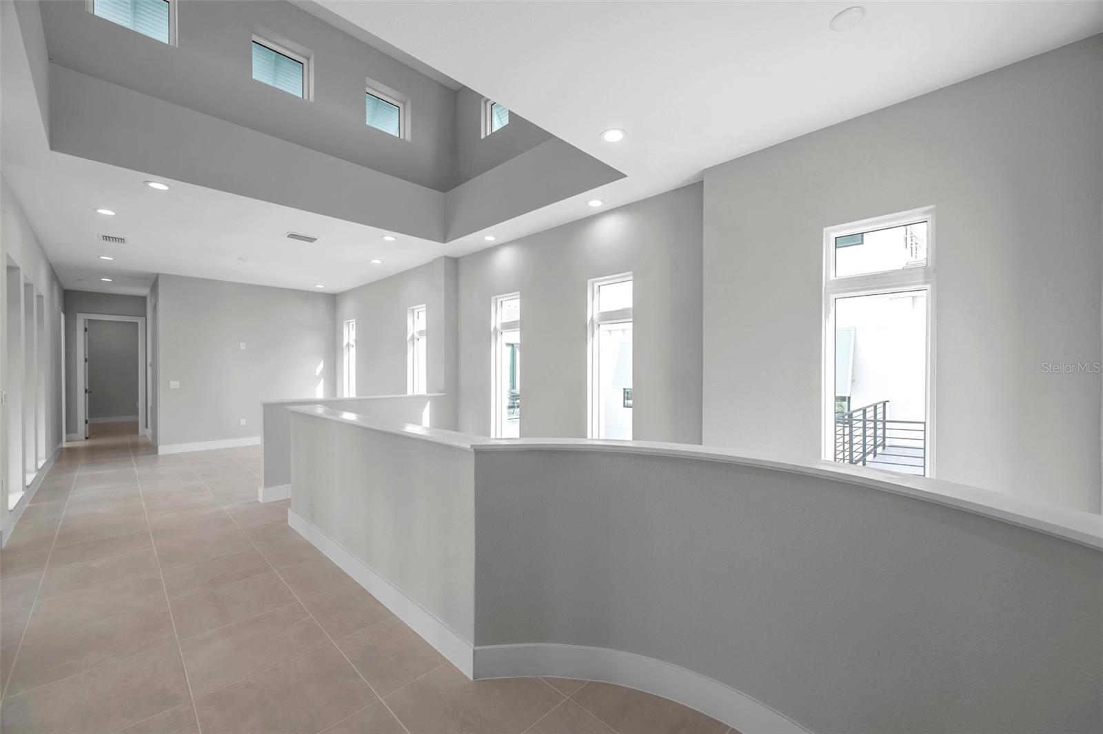 AQUA LAGOON - Residential Lease