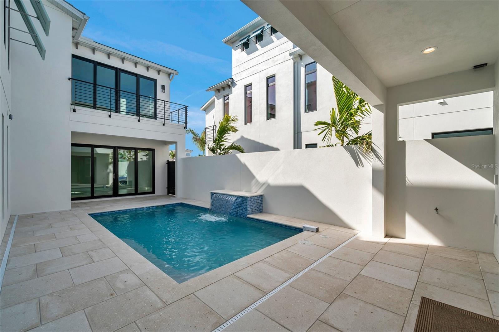 AQUA LAGOON - Residential Lease