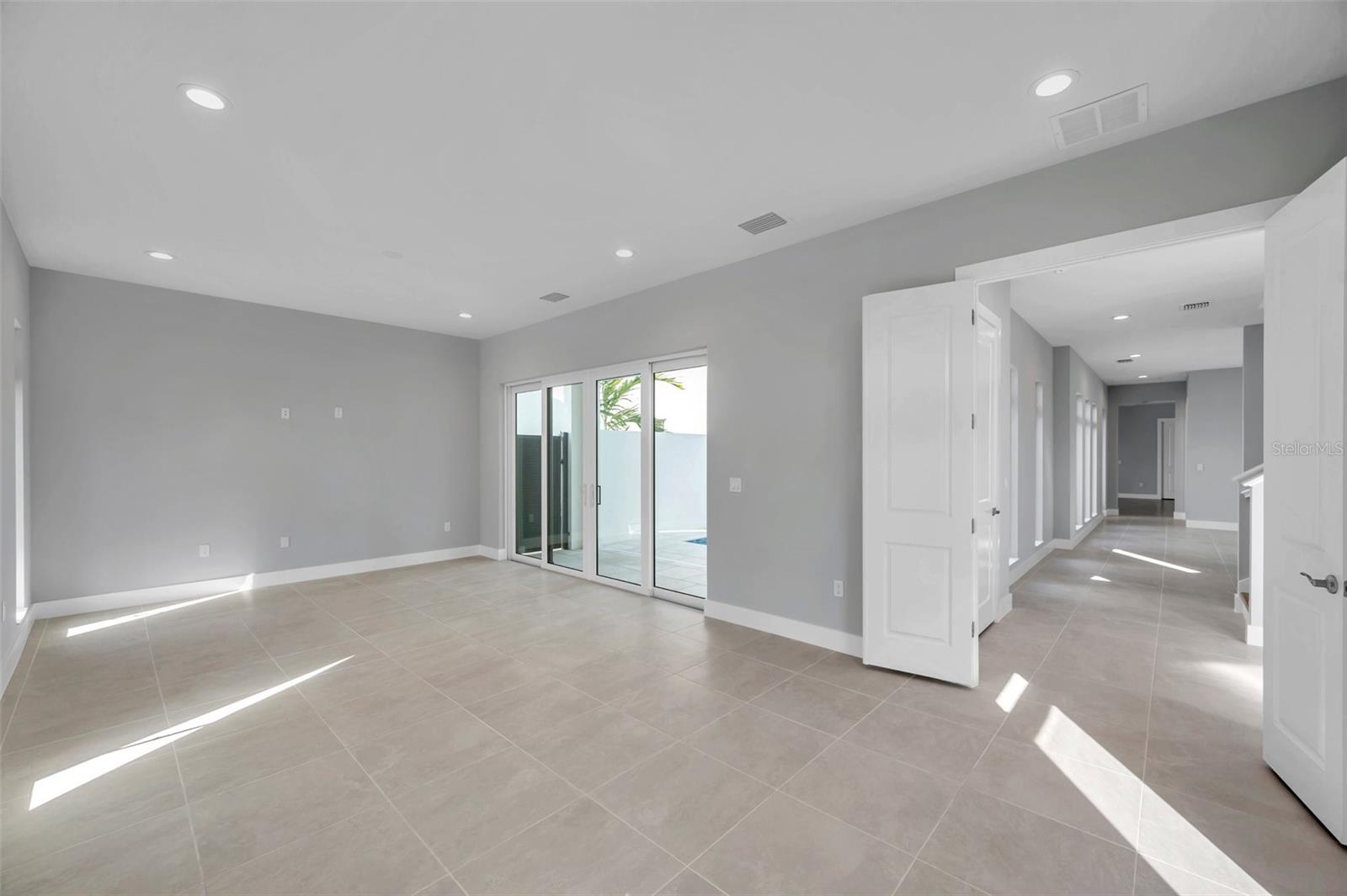 AQUA LAGOON - Residential Lease