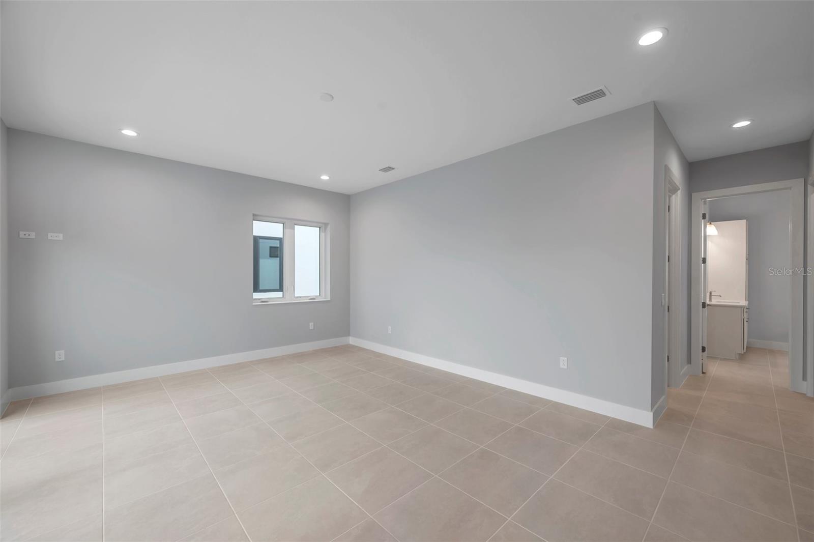 AQUA LAGOON - Residential Lease