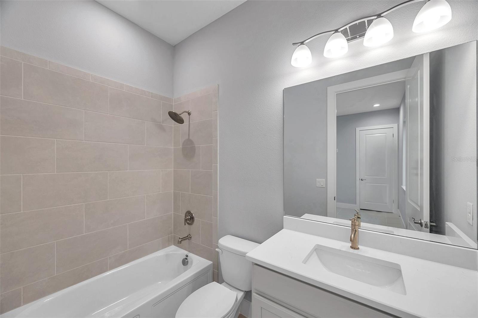 AQUA LAGOON - Residential Lease