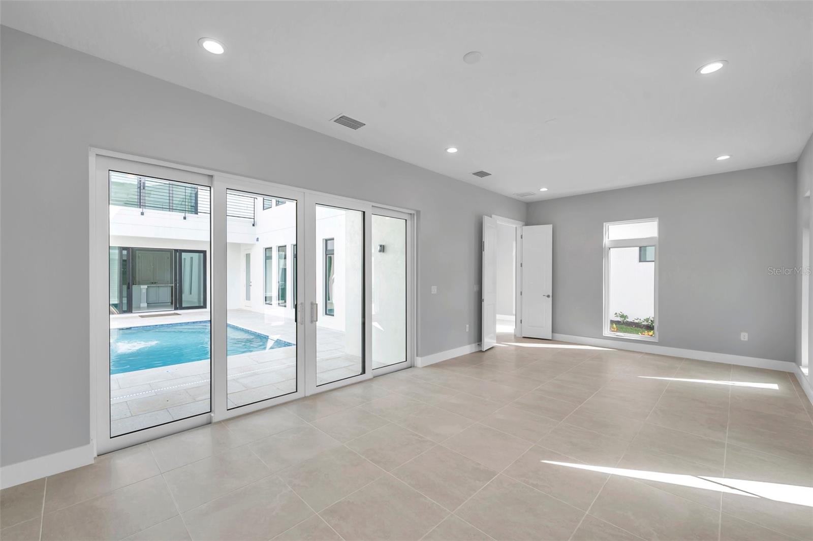 AQUA LAGOON - Residential Lease