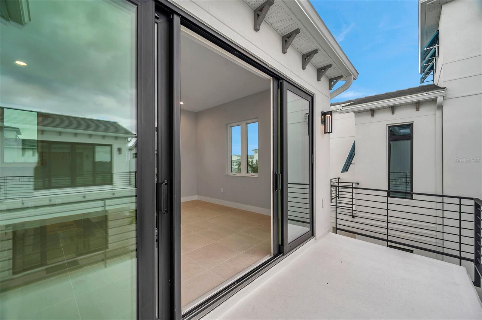 AQUA LAGOON - Residential Lease