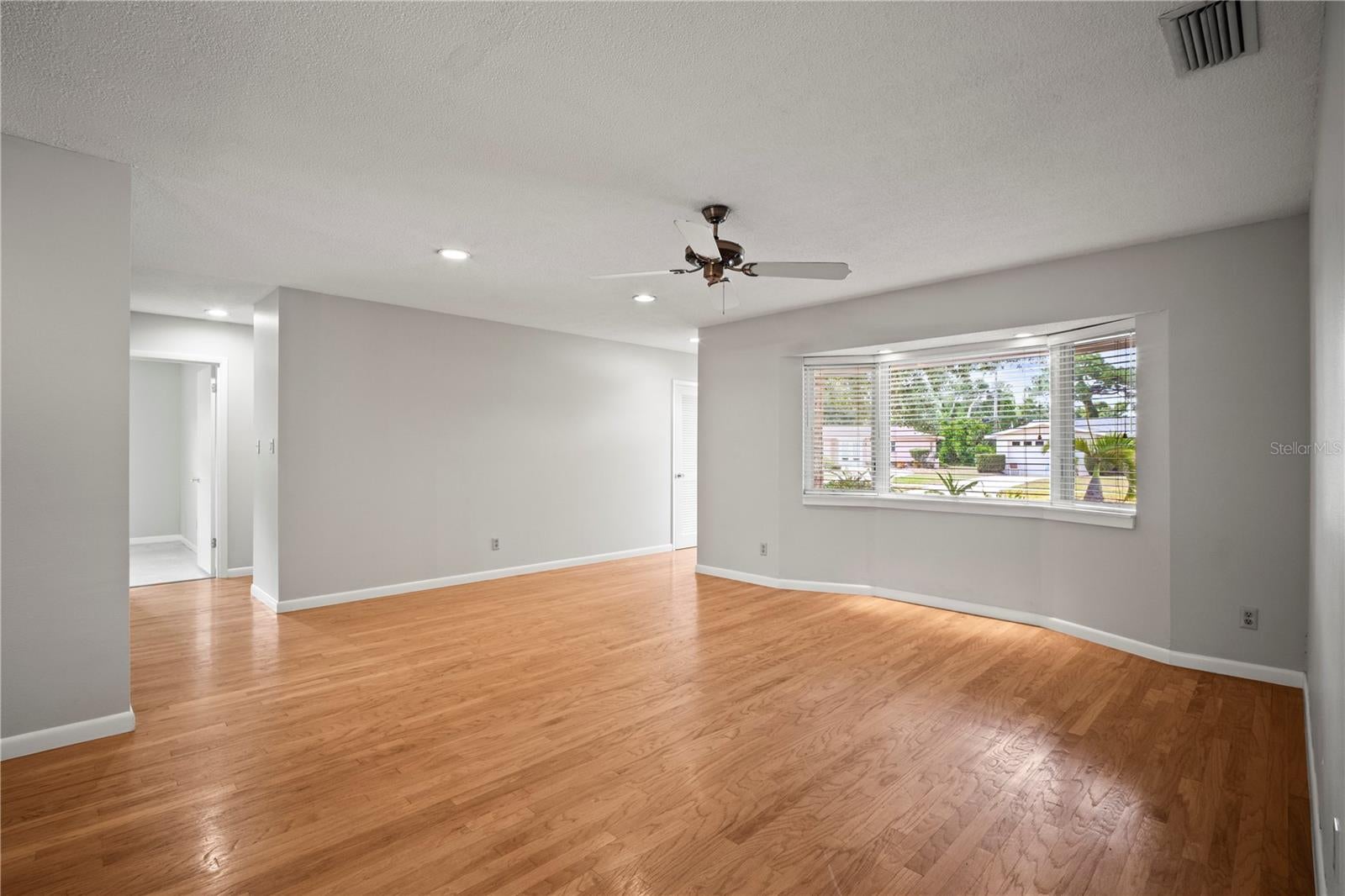 6512 BOWLINE DRIVE, SARASOTA, FL, 34231 4 6512 BOWLINE DRIVE