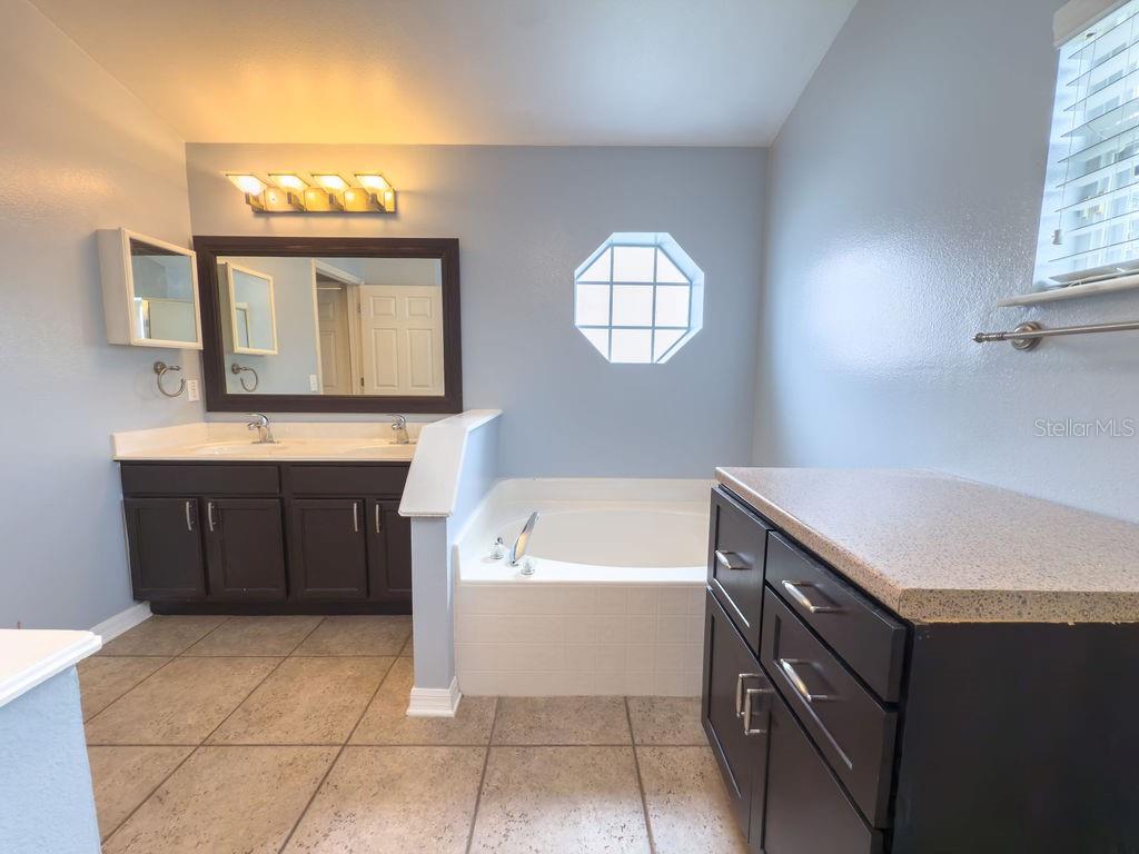 RESERVE 50 01 - Residential Lease