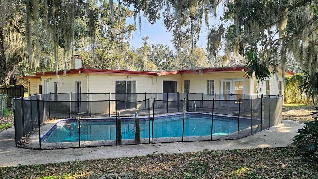 Photo of 1017 Cypress Street, Leesburg, FL 34748 (MLS # O6366906)