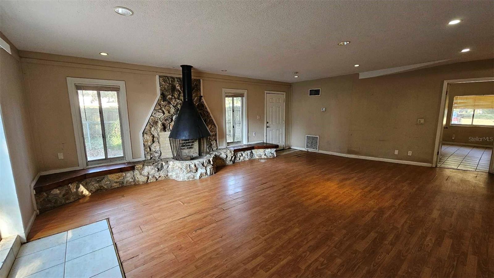 ACREAGE & UNREC - Residential